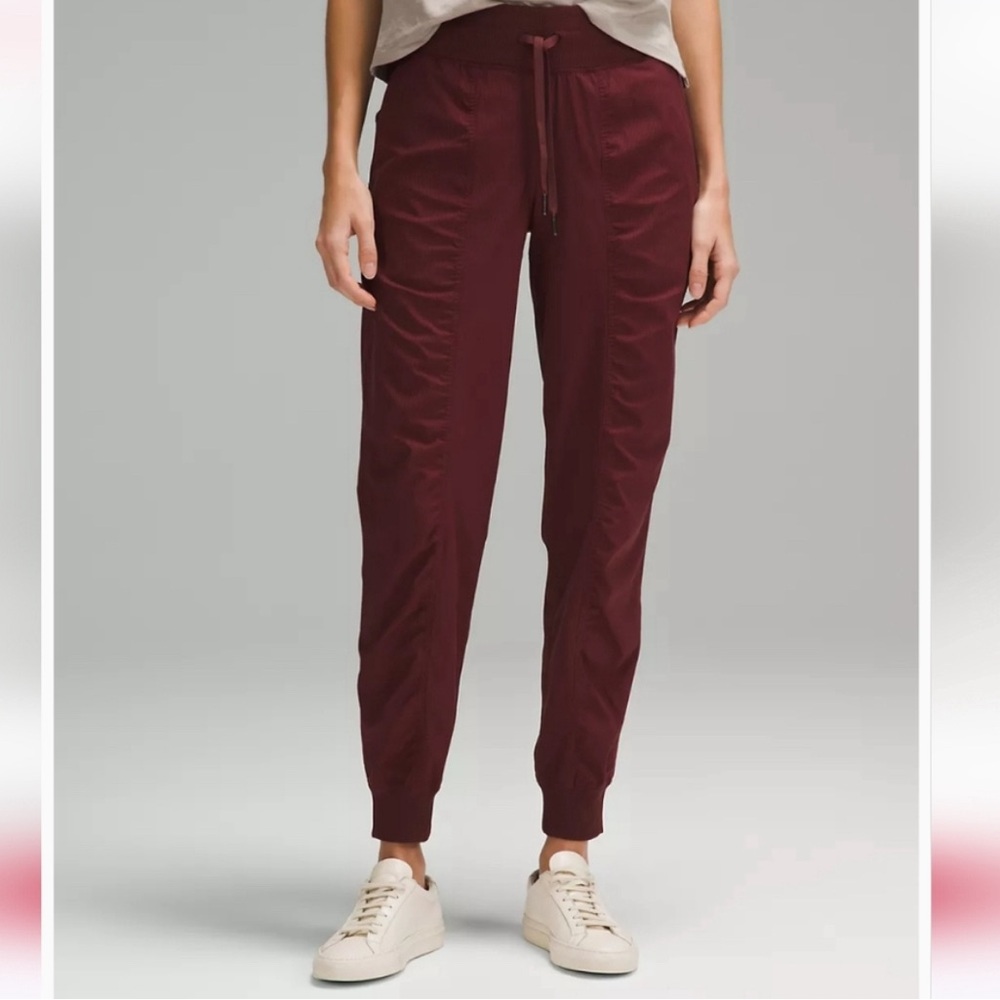 Dance Studio Mid-Rise Jogger -Red Merlot